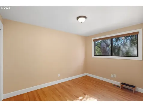 17909 NE Everett Court Portland OR 97230