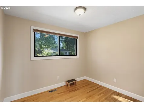 17909 NE Everett Court Portland OR 97230