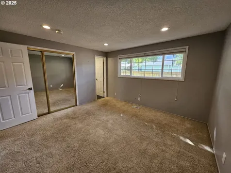 3127 W Chateau Avenue Roseburg OR 97471