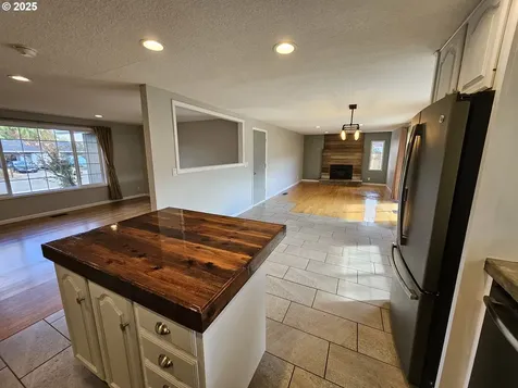 3127 W Chateau Avenue Roseburg OR 97471