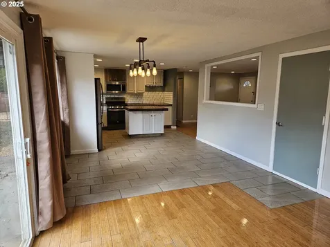 3127 W Chateau Avenue Roseburg OR 97471