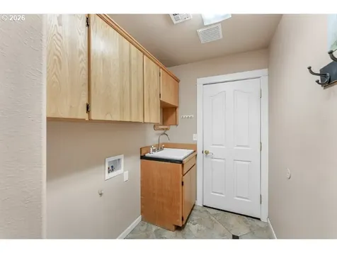 272 Schloeman Lane Glide OR 97443