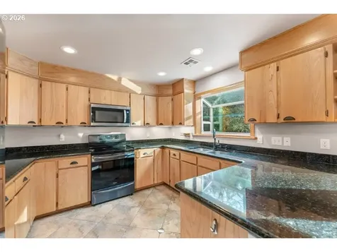 272 Schloeman Lane Glide OR 97443
