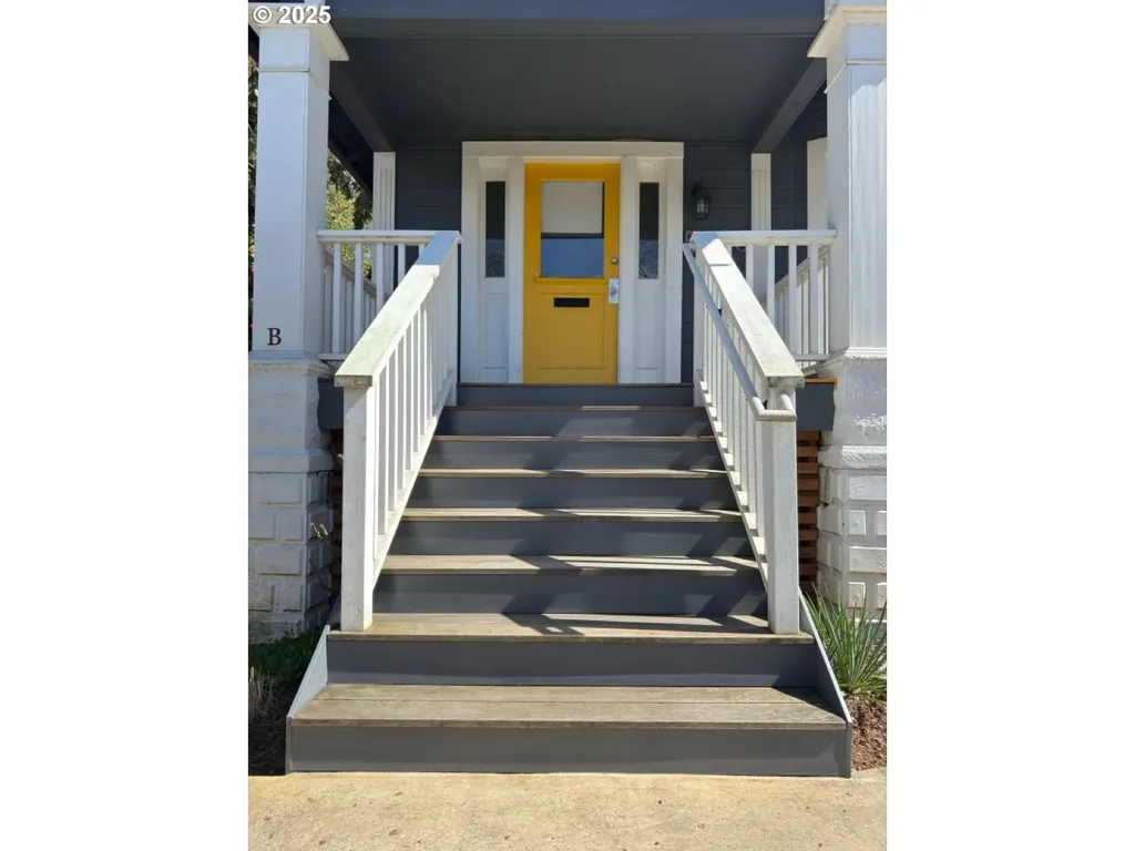 5036 NE 12th Avenue Portland OR 97211