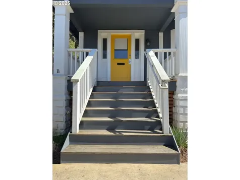 5036 NE 12th Avenue Portland OR 97211