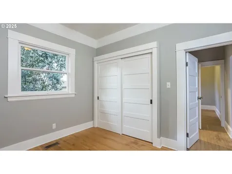 5036 NE 12th Avenue Portland OR 97211