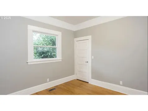 5036 NE 12th Avenue Portland OR 97211