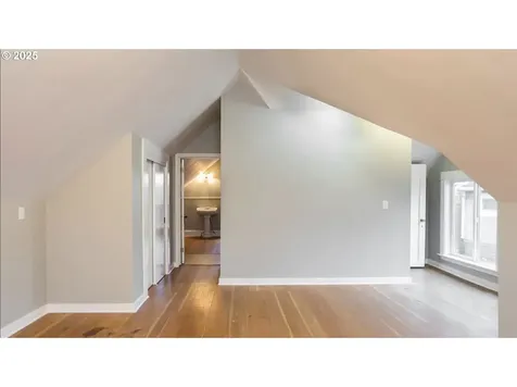 5036 NE 12th Avenue Portland OR 97211