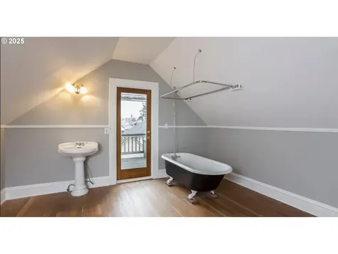 5036 NE 12th Avenue Portland OR 97211