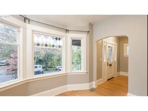 5036 NE 12th Avenue Portland OR 97211