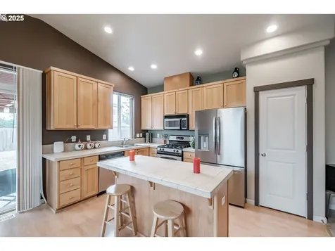 1026 Charlie Avenue Lebanon OR 97355