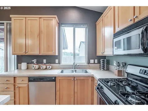 1026 Charlie Avenue Lebanon OR 97355
