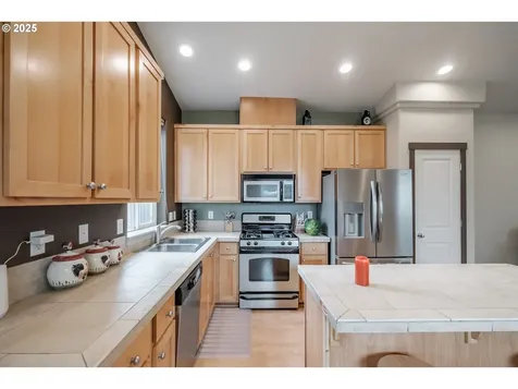 1026 Charlie Avenue Lebanon OR 97355