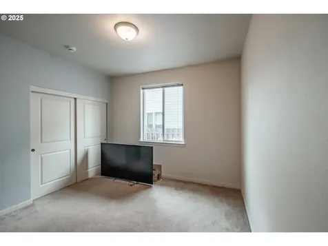 1026 Charlie Avenue Lebanon OR 97355