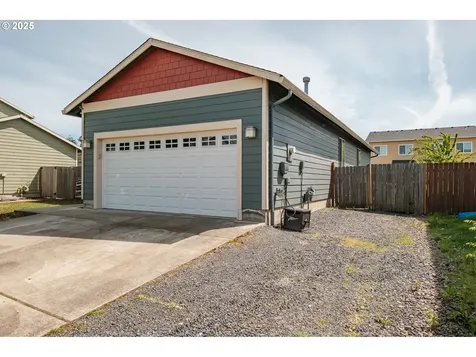1026 Charlie Avenue Lebanon OR 97355