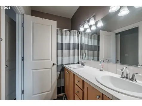 1026 Charlie Avenue Lebanon OR 97355