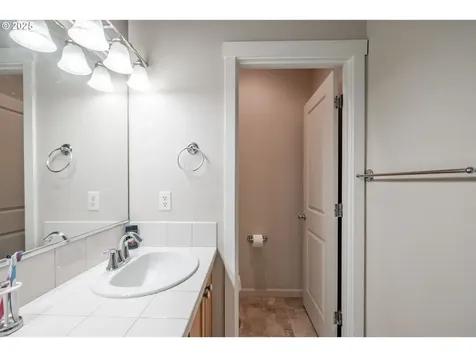 1026 Charlie Avenue Lebanon OR 97355