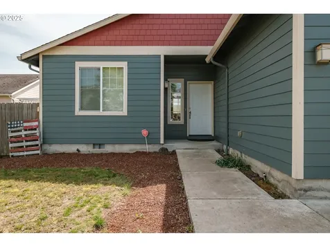 1026 Charlie Avenue Lebanon OR 97355