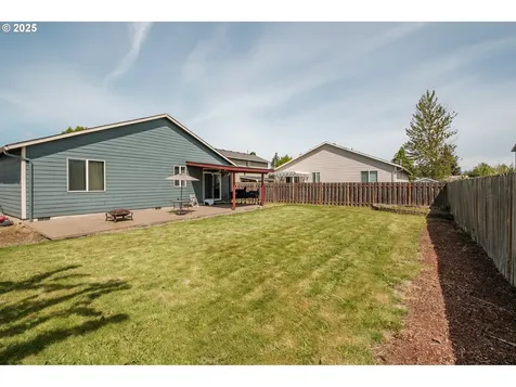 1026 Charlie Avenue Lebanon OR 97355