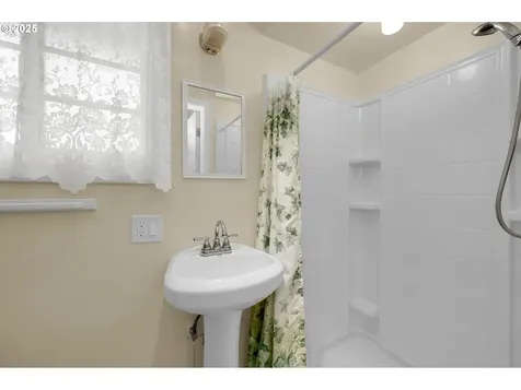 2975 Tomahawk Lane Eugene OR 97401
