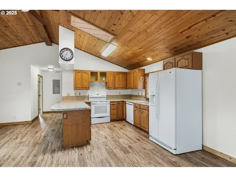 18595 Nestucca Drive Cloverdale OR 97112
