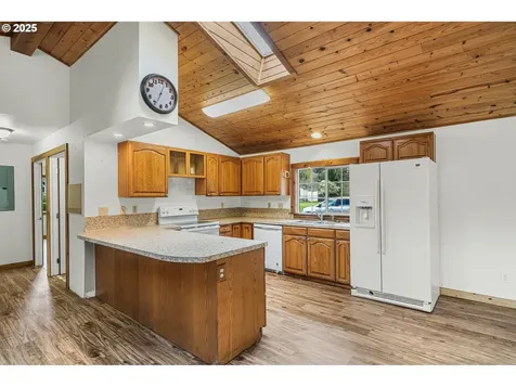 18595 Nestucca Drive Cloverdale OR 97112