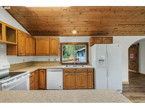18595 Nestucca Drive Cloverdale OR 97112