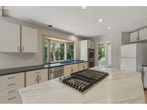 1912 Sunburst Terrace West Linn OR 97068