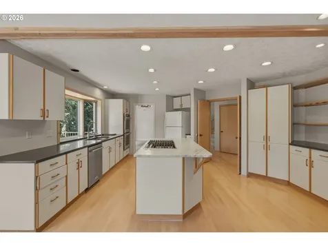 1912 Sunburst Terrace West Linn OR 97068