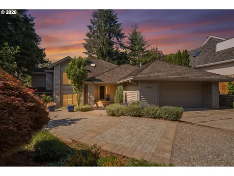 1912 Sunburst Terrace West Linn OR 97068