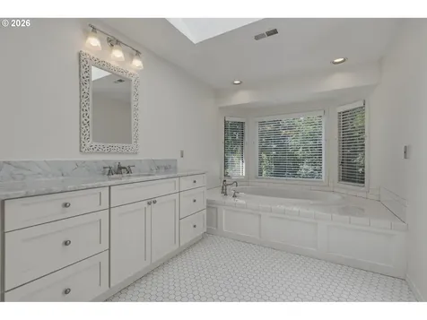 1912 Sunburst Terrace West Linn OR 97068