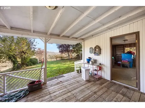 3620 Happy Valley Road Roseburg OR 97471