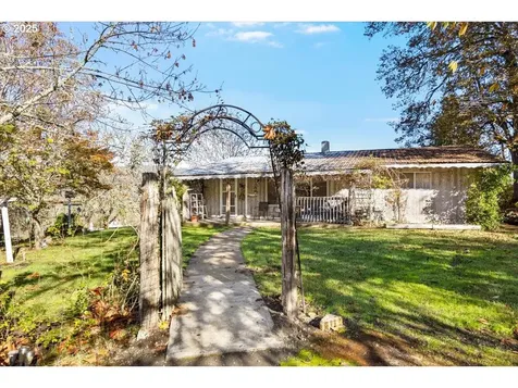 3620 Happy Valley Road Roseburg OR 97471