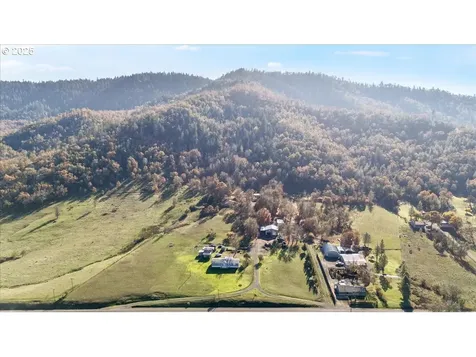 3620 Happy Valley Road Roseburg OR 97471