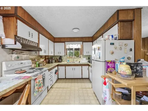 3620 Happy Valley Road Roseburg OR 97471