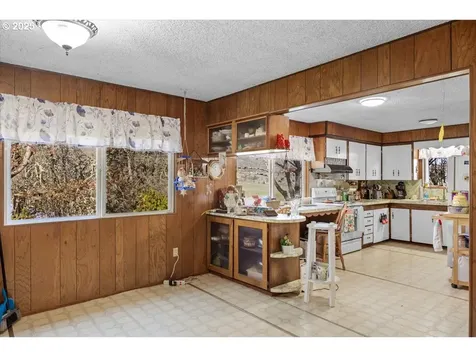 3620 Happy Valley Road Roseburg OR 97471
