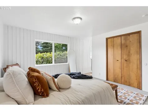 1175 Oak Street Silverton OR 97381