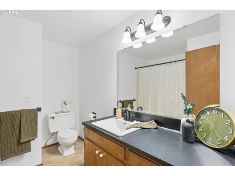 1175 Oak Street Silverton OR 97381