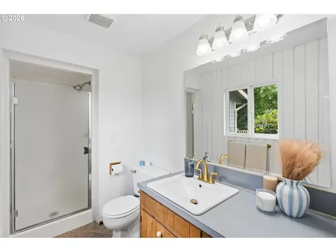 1175 Oak Street Silverton OR 97381