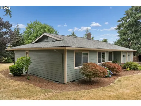 1175 Oak Street Silverton OR 97381