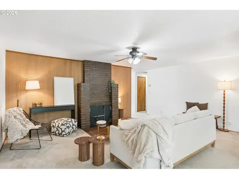 1175 Oak Street Silverton OR 97381