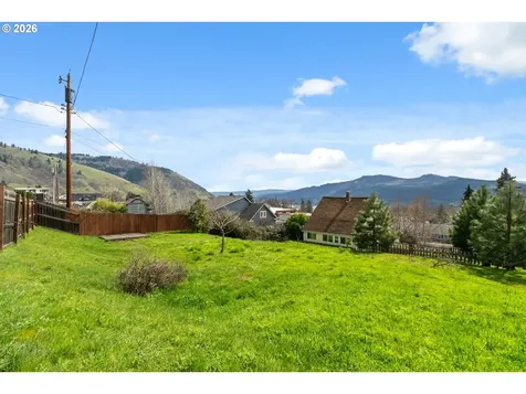 0 NW Garfield Avenue White Salmon WA 98672