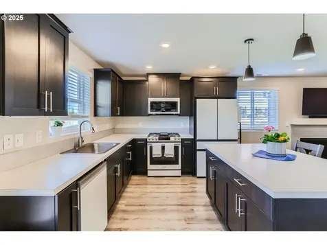 387 Killian Spring Drive Woodburn OR 97071