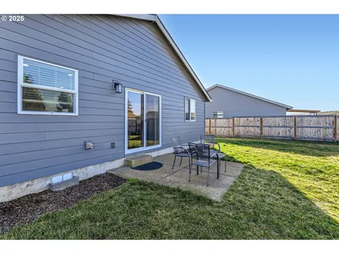 387 Killian Spring Drive Woodburn OR 97071