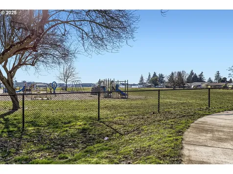 387 Killian Spring Drive Woodburn OR 97071