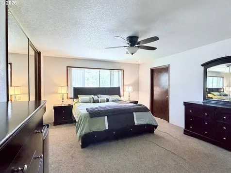 2089 NW Sunberry Drive Roseburg OR 97471