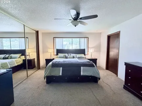 2089 NW Sunberry Drive Roseburg OR 97471