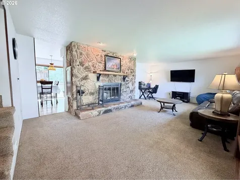 2089 NW Sunberry Drive Roseburg OR 97471
