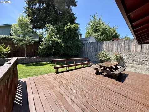 2089 NW Sunberry Drive Roseburg OR 97471
