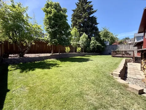 2089 NW Sunberry Drive Roseburg OR 97471